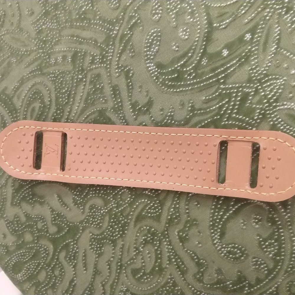 Louis Vuitton Extra Large Strap Pad - Picture 4 of 8